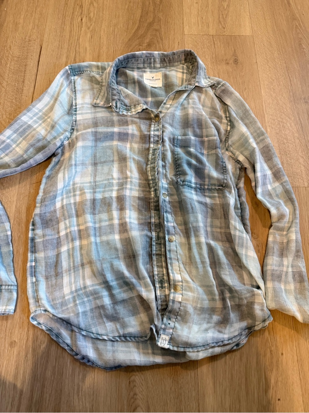 Women’s Light Blue Plaid flannel Button-Up Shirt size large